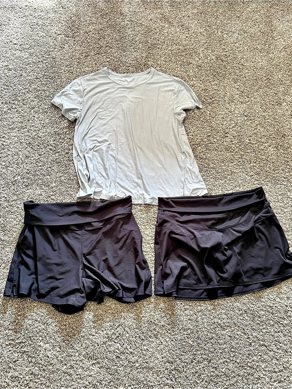 Old Navy Active Maternity Powersoft and Cloudmotion Maternity Athletic Set Black
